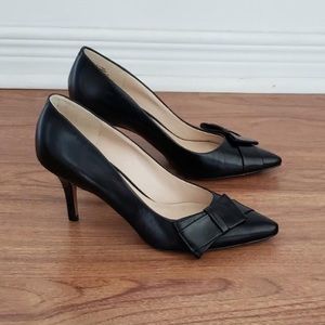 Black leather Nine West heels